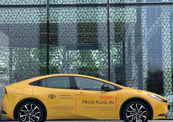Toyota Prius cena 209900 przebieg: 6880, rok produkcji 2023 z Pleszew małe 596